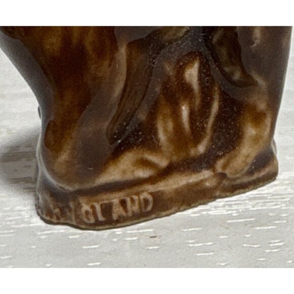 Wade’s Whimsies Brown Gorilla Ape Red Rose Tea Vintage Miniature Figurine 1.5" - Picture 3 of 5